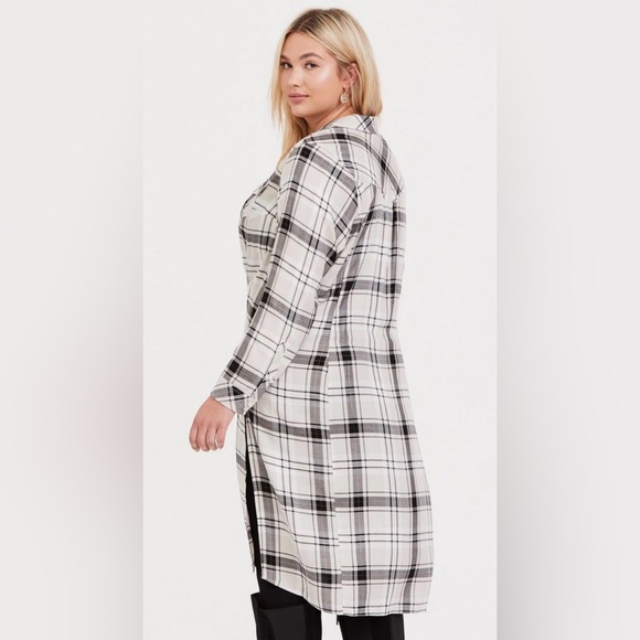 🖤TORRID Plaid Button-Front Longline Shirt Kimono with Side Slits NWT - Picture 2 of 12